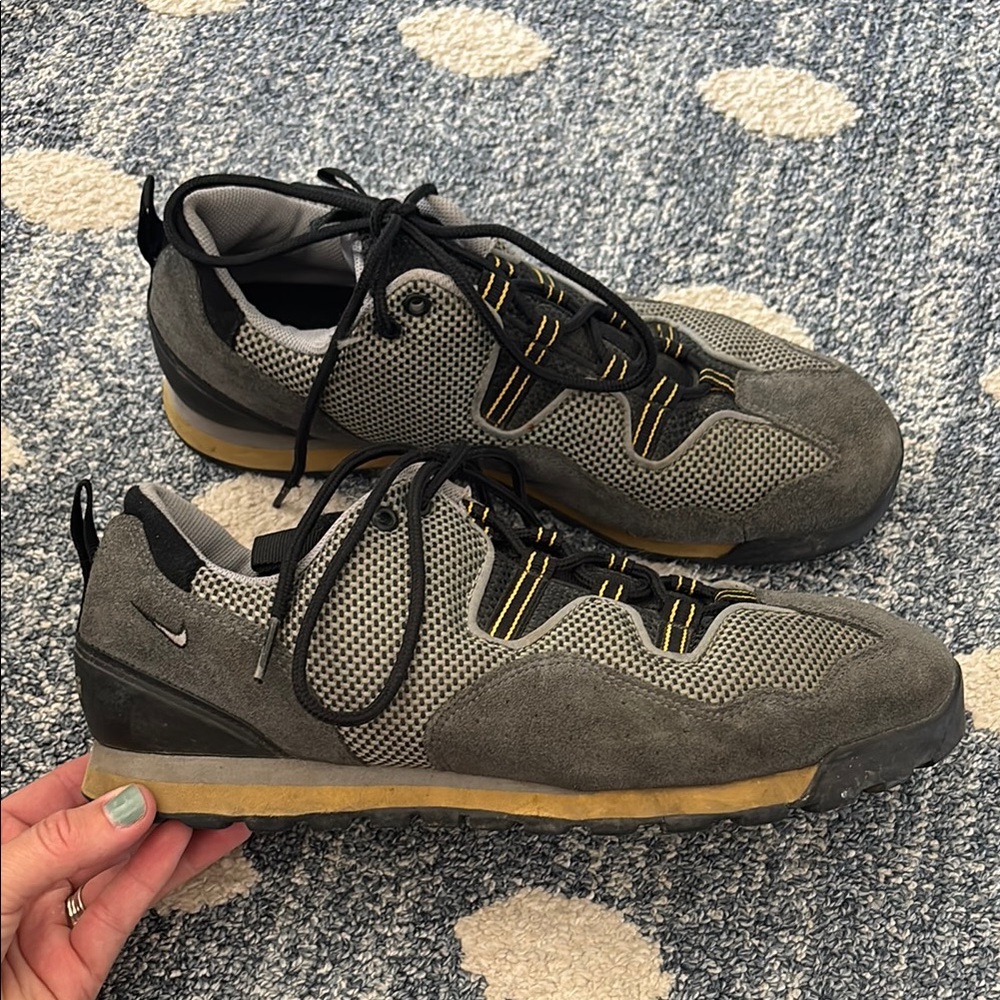 Vintage Nike Men’s Gray Lava Dome III sneakers